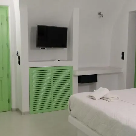 Maximilian Caldera Suites * Fira (Santorini)