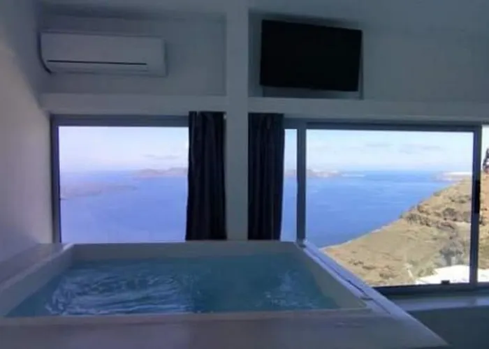 Maximilian Caldera Suites