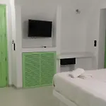 Maximilian Caldera Suites * サントリーニ