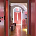 Maximilian Caldera Suites *
