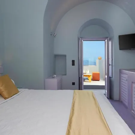 Couette-café Maximilian Caldera Suites Fira (Santorini)