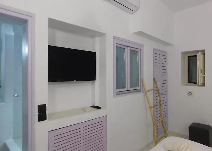 Maximilian Caldera Suites *