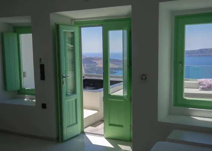 Maximilian Caldera Suites 산토리니