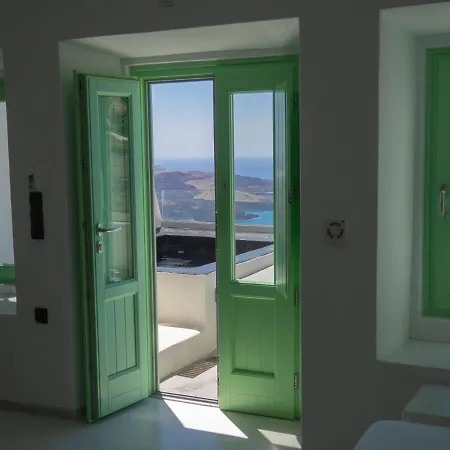 Maximilian Caldera Suites Fira (Santorini)